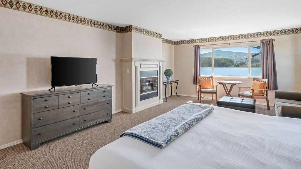 BackBayInnRoom214_02